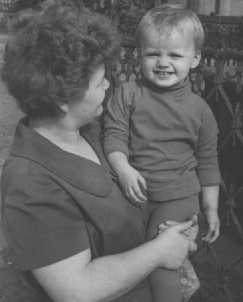 Ramona bei ihrer Mama